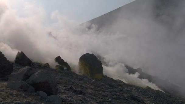 Zwavelrijk warm fumarolen, vulcano, Italië — Stockvideo