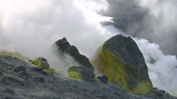 Zwavelrijk warm fumarolen, vulcano, Italië — Stockvideo