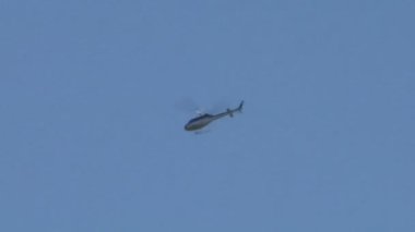Helikopter Uçuyor