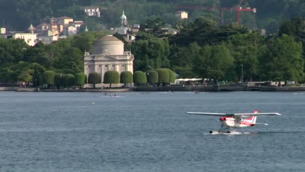 Sjöflygplan vid Comosjön i Italien — Stockvideo