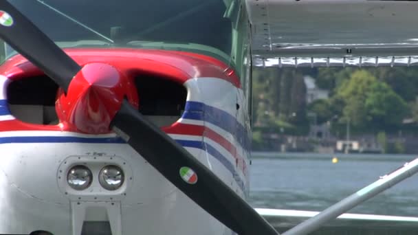 Nahaufnahme eines Wasserflugzeugs — Stockvideo