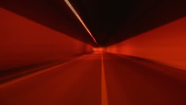 Conducir a través del túnel, abstracto con desenfoque de movimiento y brillo — Vídeo de stock