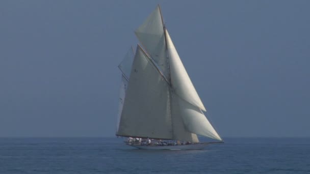 Vieille voile 11 — Video