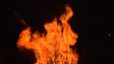 cadı yakma ağır çekim