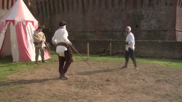 Duelo espada medieval — Vídeo de Stock