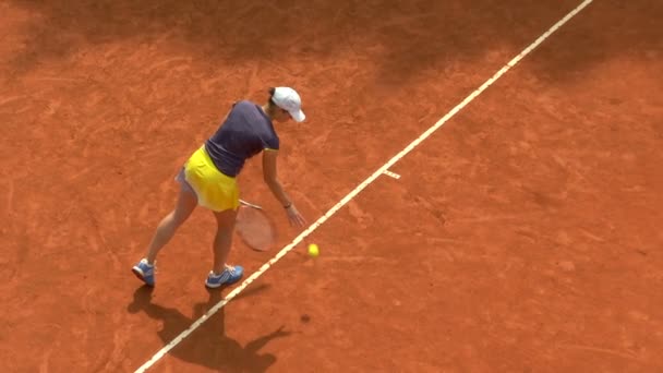 Chica tenis jugar — Vídeo de stock