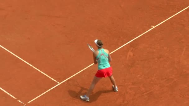 Dívka tenis hra — Stock video