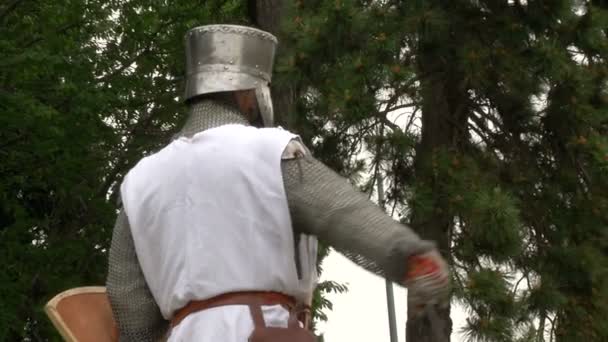 Kampf gegen mittelalterliche Ritter — Stockvideo