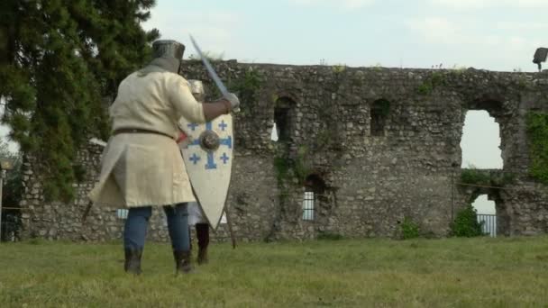 Combattre les chevaliers médiévaux — Video