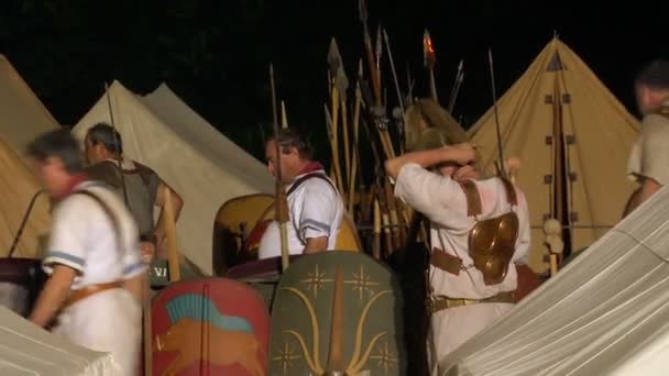 Romeinse legionairs tijdens de herplaatsing — Stockvideo