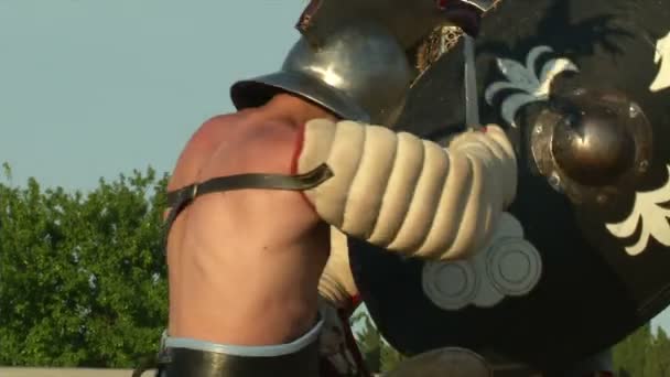Римські легіонери під час відбудови. — стокове відео