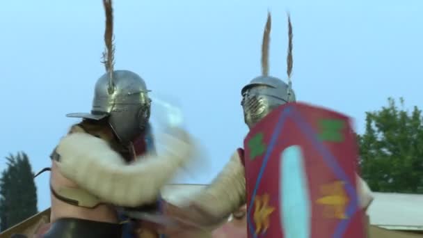Romerska legionärer under återtagningen — Stockvideo