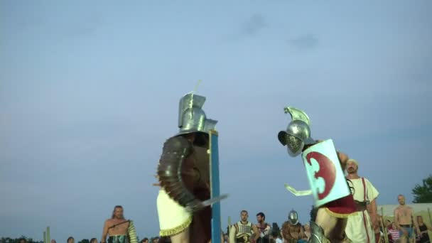 Legionari romani durante il reencatment — Video Stock