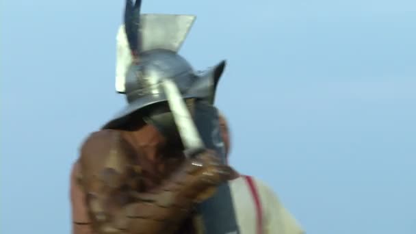 Римские легионеры во время восстановления — стоковое видео