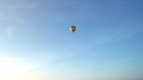 Blu Sky z gorącym powietrzem — Wideo stockowe