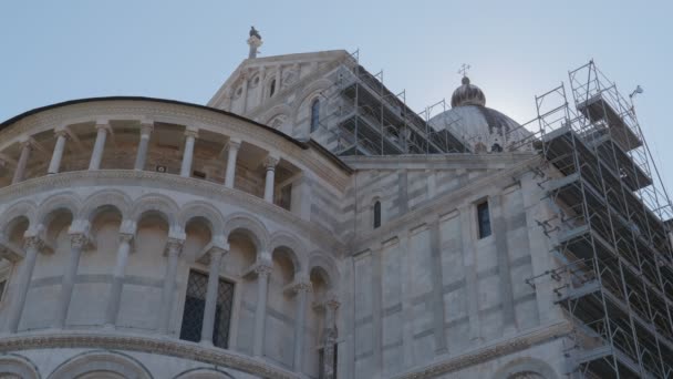 Church Scaffolding Worker — Vídeo de stock