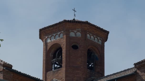 Campanas Que Suenan Campanario Abadía Romana Italiana Con Sonido — Vídeo de stock