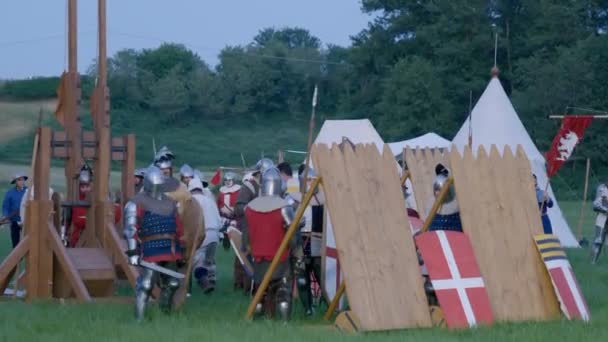 Morimondo Italien Juni Medeltida Riddare Rustning Förberedda För Strid Historiskt — Stockvideo