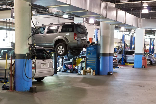 Taller de reparación de coches — Foto de Stock