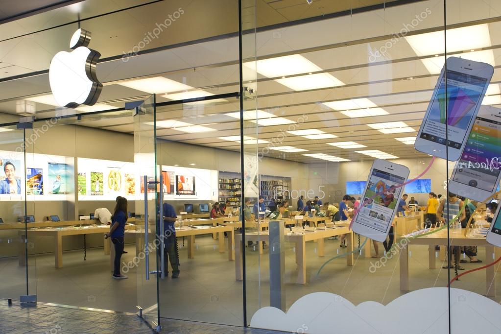 Apple store — Stock Editorial Photo © guynamedjames #39198303