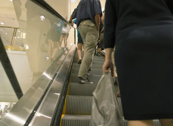 People on escalator — Stock Photo, Image