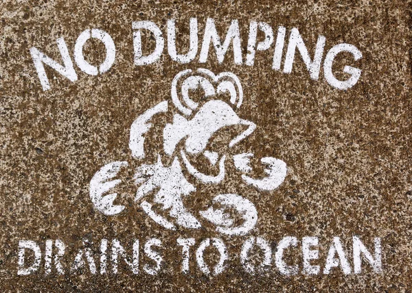 No dumping drains to ocean — Stock Photo, Image