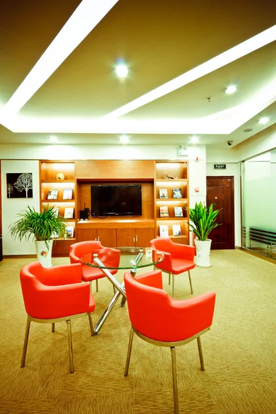 The new office reception area, clean and bright. — Stock Photo, Image