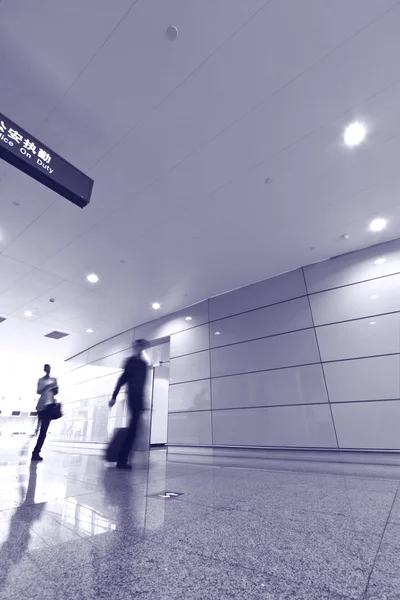 Passengers in the airport interior — Stock Photo, Image