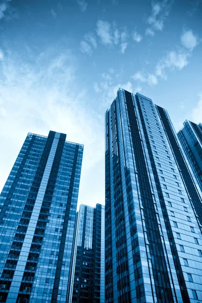 Torens in shanghai van nieuwe pudong banking en zakelijke district — Stockfoto