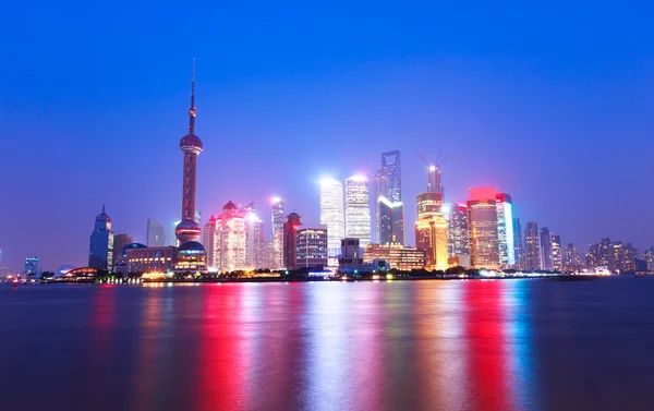 Shanghais skyline på natten, vacker natt Visa — Stockfoto