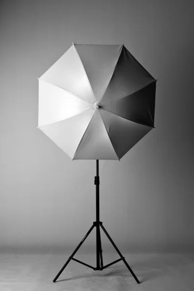 Studiolampen, isoliert auf weißem Hintergrund — Stockfoto