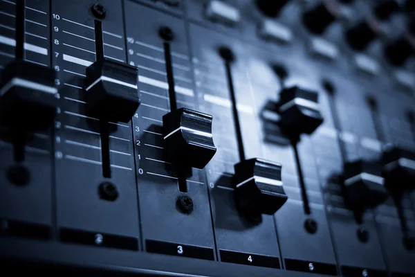 Pannello di controllo del mixer sonoro — Foto Stock