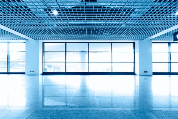 Interieur van de shanghai pudong luchthaven, moderne binnenshuis blackground. — Stockfoto