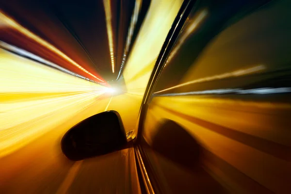 Coche de alta velocidad en el túnel, Desenfoque de movimiento — Foto de Stock