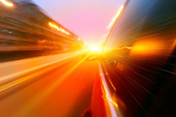 hızlı aşağı şehirde araba araba