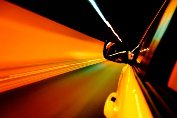 Coche de alta velocidad en el túnel, Desenfoque de movimiento — Foto de Stock