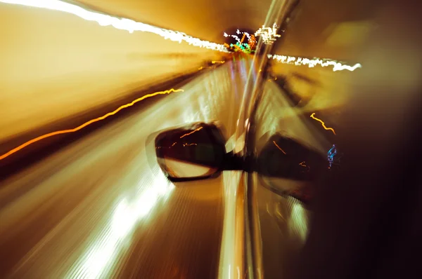 Snelle auto in de tunnel, motion blur — Stockfoto