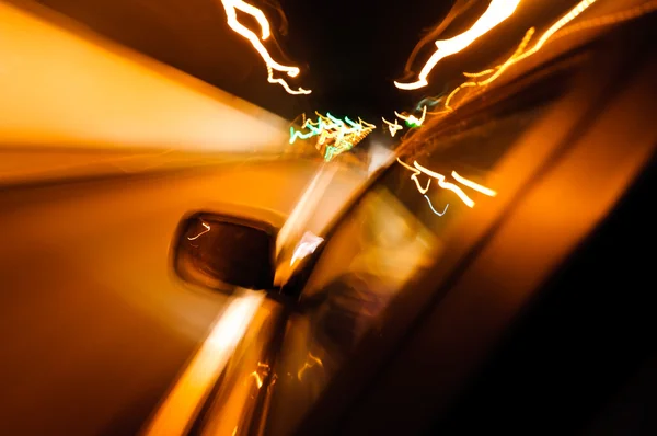 Snelle auto in de tunnel, motion blur — Stockfoto