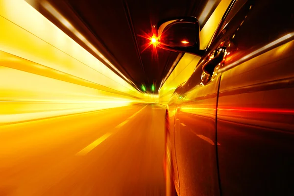 Araba tünelde Hareket Bulanıklığı — Stok fotoğraf