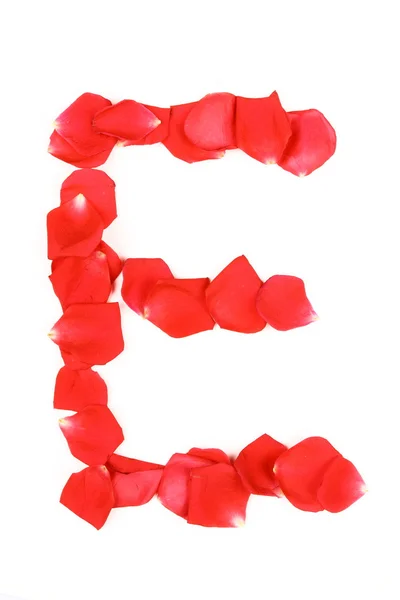 Schön aus roten Rosenblättern Buchstabe isoliert auf einem weißen b — Stockfoto