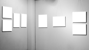 Sanat müzesinde boş çerçeve