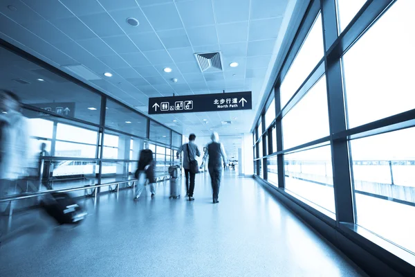 Interieur van de moderne architectonische in shanghai luchthaven. — Stockfoto