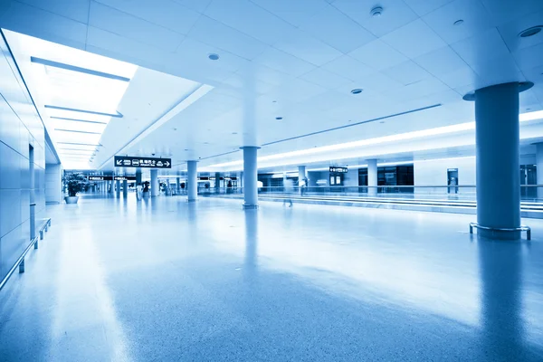 A modern építészeti belső shanghai airport. — Stock Fotó