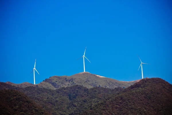 Szczytowa moc generacji wiatrak — Zdjęcie stockowe