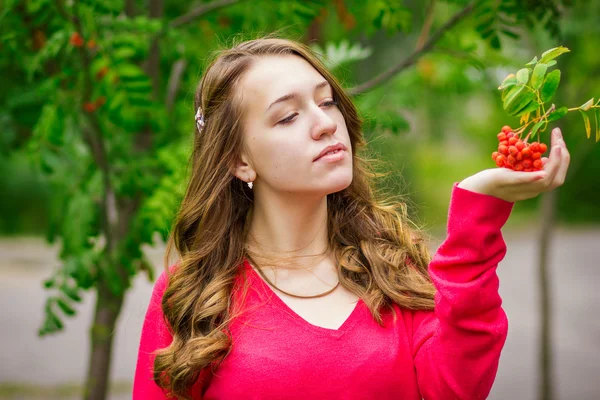 Portrait of a beautiful young woman — Stock Photo, Image