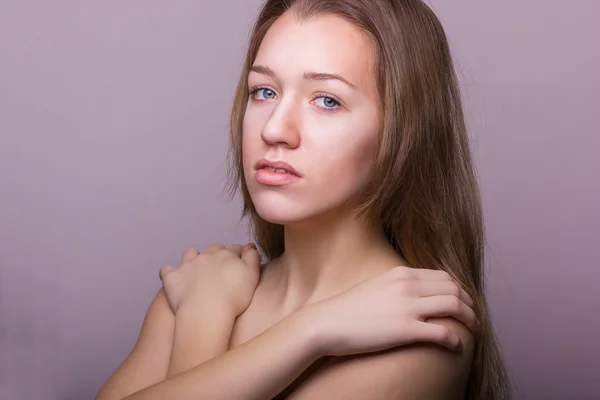 Studio beauty portrait of a beautiful young woman — Stock Photo, Image