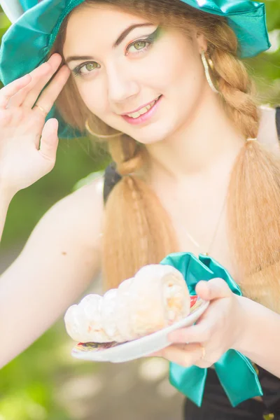 Portrait of a beautiful young woman — Stock Photo, Image