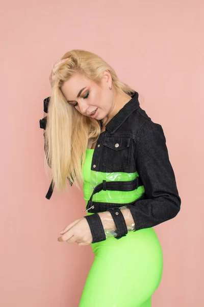 Stylish Caucasian Adult Blonde Woman Wears Fashionable Jeans Jacket Green — Stock Fotó