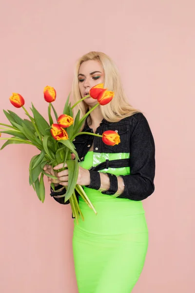 Young Elegant Woman Trendy Jeans Jacket Blonde Hair Green Dress — 스톡 사진