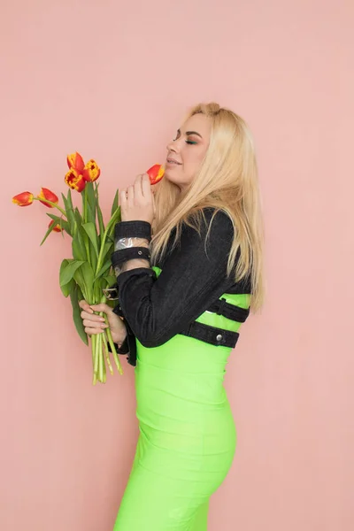 Young Elegant Woman Trendy Jeans Jacket Blonde Hair Green Dress — Stockfoto